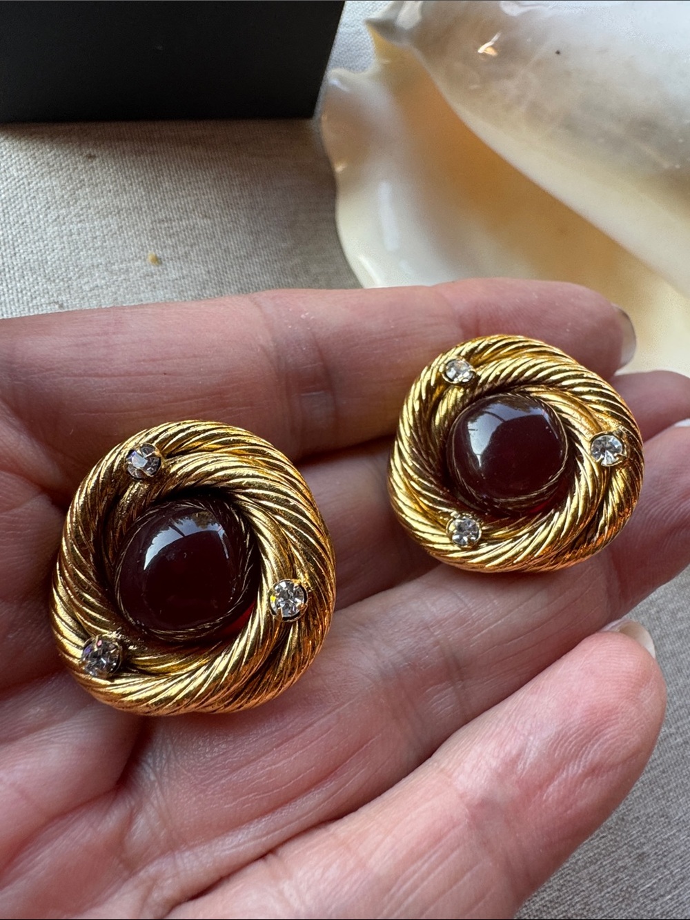 Chanel Vintage Red Gripoix Glass Cabochon ClipOn Earrings - Picture 4 of 5